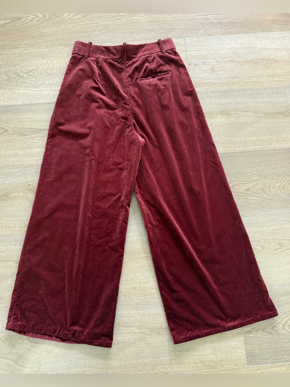 Wide-Leg Velvet Pants in Burgundy - Picture 3 of 9